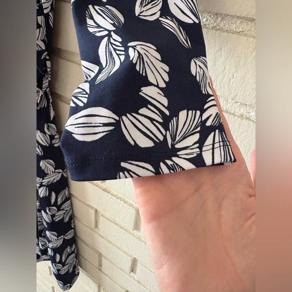 41 Hawthorn Navy and White Leaf Pattern Dress - Picture 4 of 4